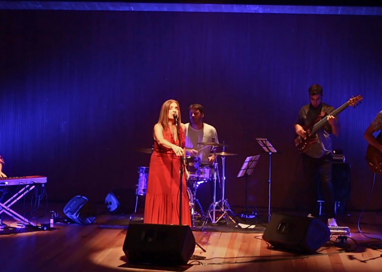 Espetáculo 'Simplesmente Elis' será apresentado nesta quinta-feira (30), às 21h