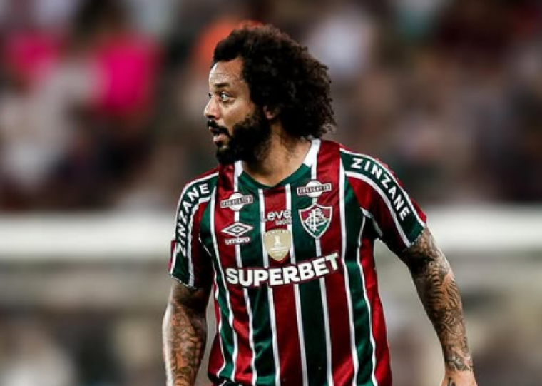  A informação foi divulgada por meio de um vídeo publicado na conta oficial do jogador no Instagram