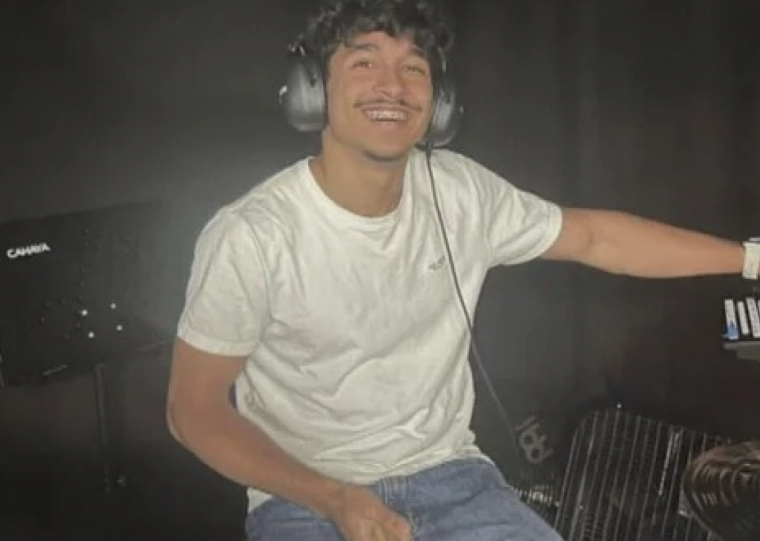 Neste domingo, centenas de pessoas protestaram nas ruas de Mildford pela prisão de Marcelo