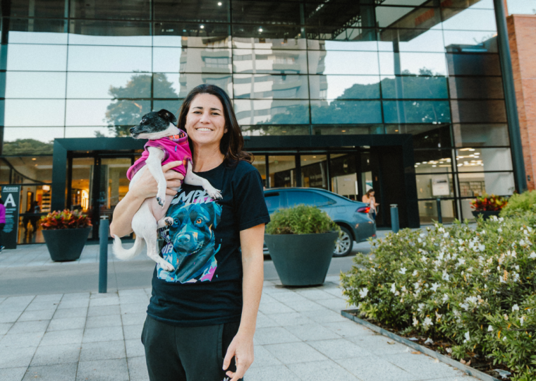 Engajada na causa animal desde 2008, Deise ganhou notoriedade nacional pela atuação nas enchentes de 2024 no Rio Grande do Sul