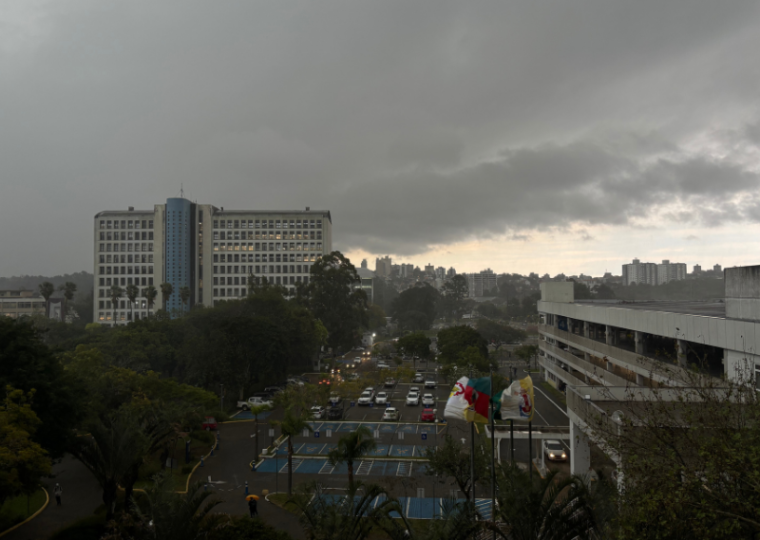 Há possibilidade de tempestades neste sábado, principalmente entre a tarde e a noite