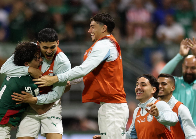 Verdão goleia o rival por 4 a 1